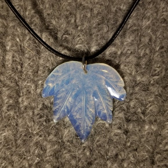 Opalite gemstone leaf pendant, NWOT, on black cord, artisan made, unisex - Picture 1 of 3